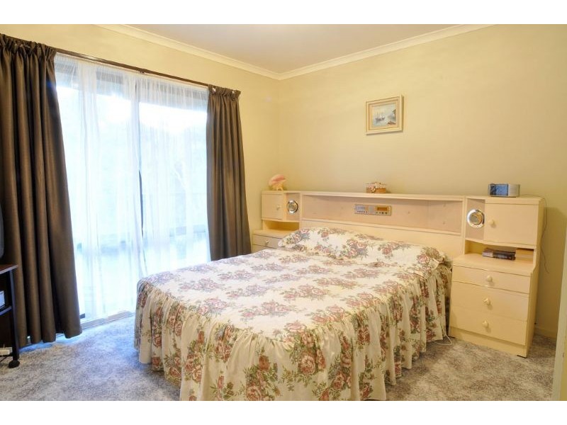 23 LOHR AVE, Inverloch VIC 3996