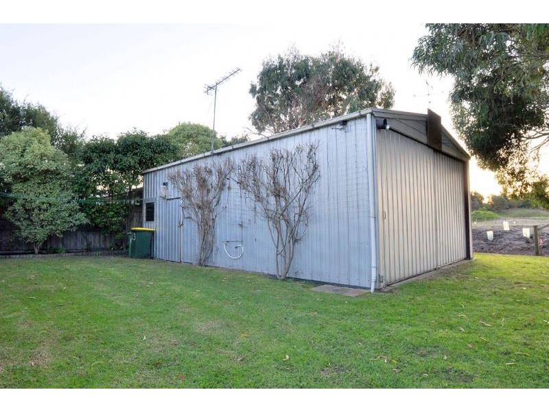 23 LOHR AVE, Inverloch VIC 3996
