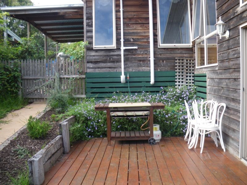 35 Lohr Ave, Inverloch VIC 3996