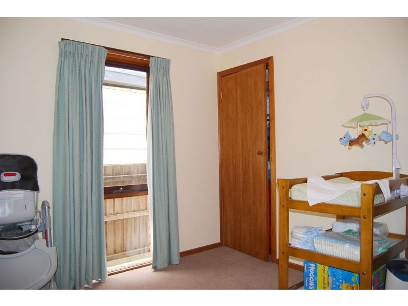 17 Wonthaggi Rd, Inverloch VIC 3996