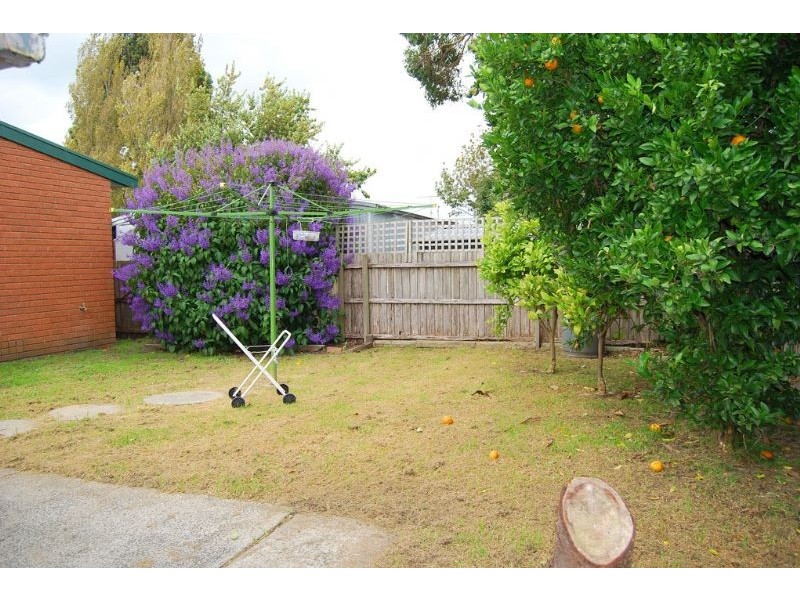 17 Wonthaggi Rd, Inverloch VIC 3996