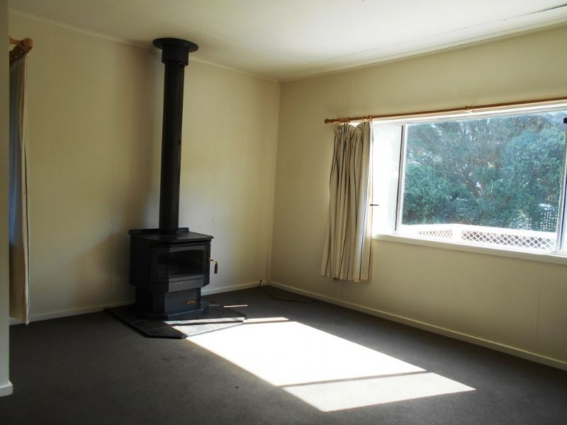 13 Gordon Avenue, Inverloch VIC 3996