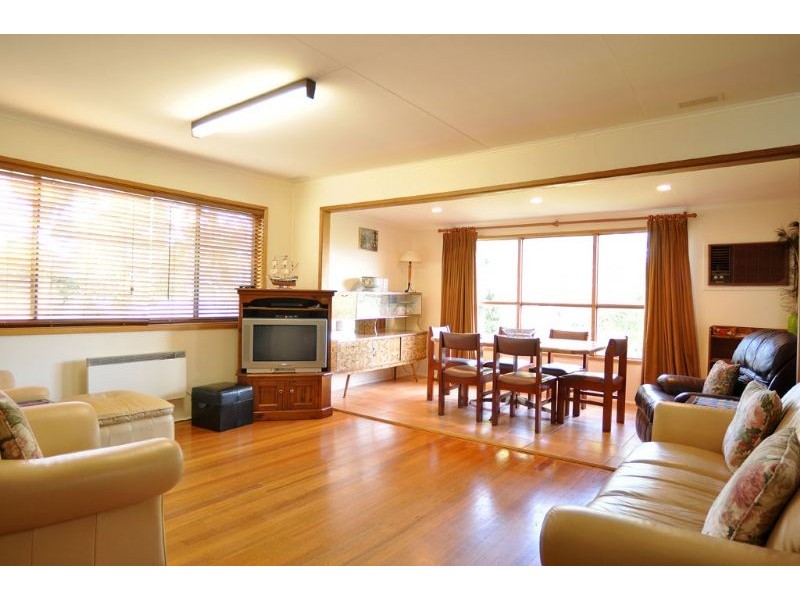 42 Beilby Avenue, Inverloch VIC 3996
