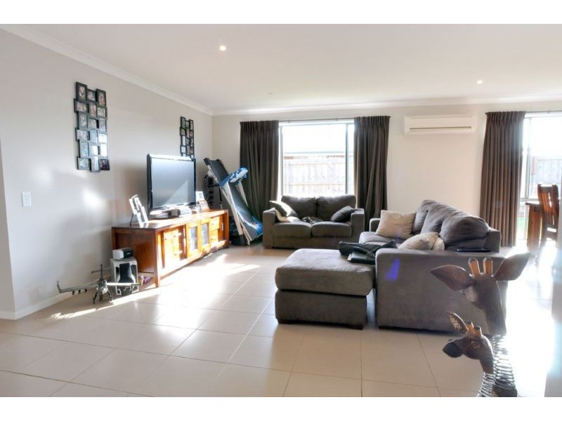 7 Dalmont Bay Crt, Inverloch VIC 3996