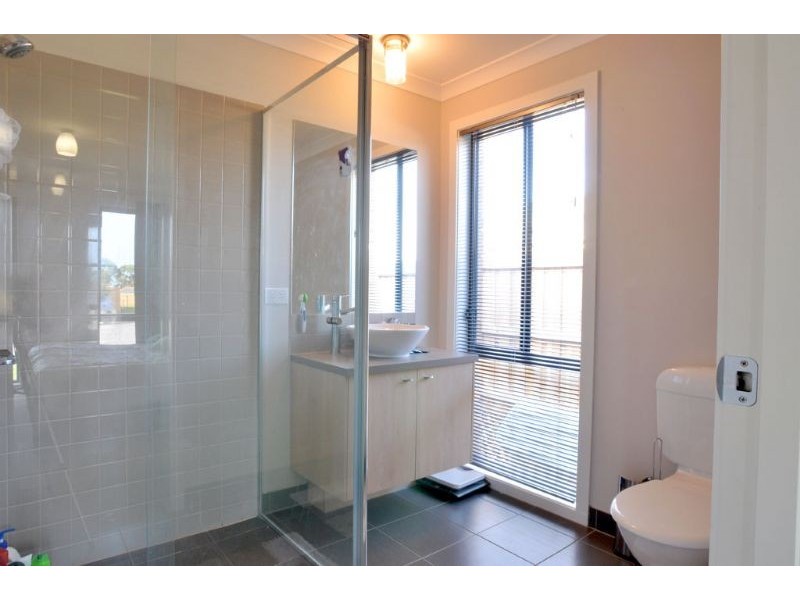 7 Dalmont Bay Crt, Inverloch VIC 3996
