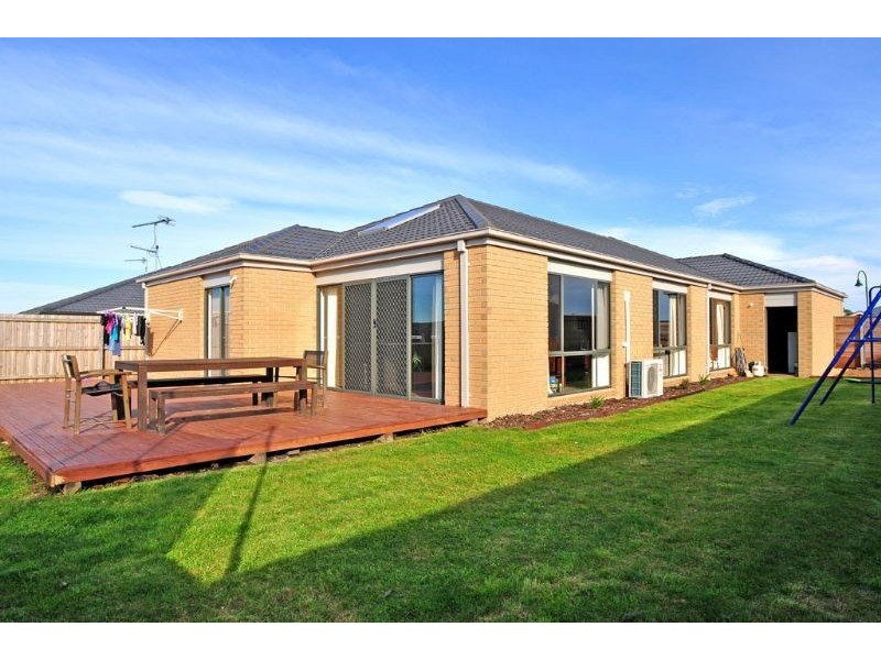 7 Dalmont Bay Crt, Inverloch VIC 3996
