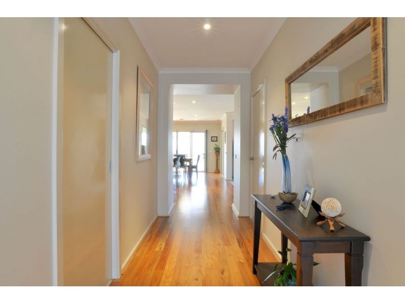15 Royal Parade, Inverloch VIC 3996