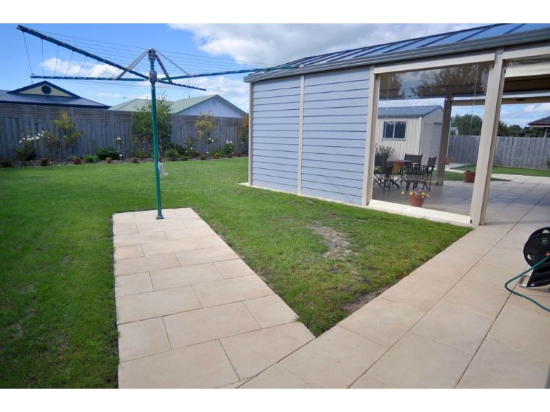 15 Royal Parade, Inverloch VIC 3996