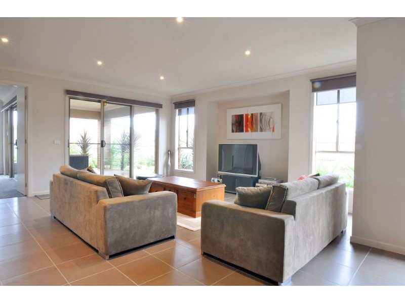 9 Diane Place, Inverloch VIC 3996