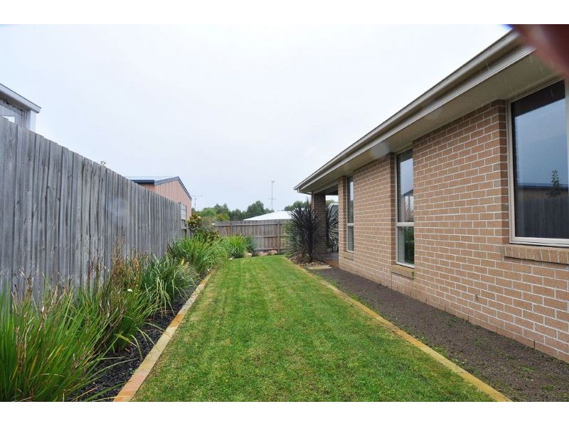 9 Diane Place, Inverloch VIC 3996