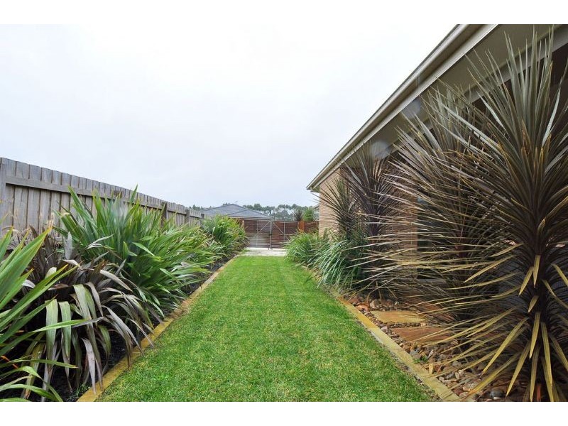9 Diane Place, Inverloch VIC 3996