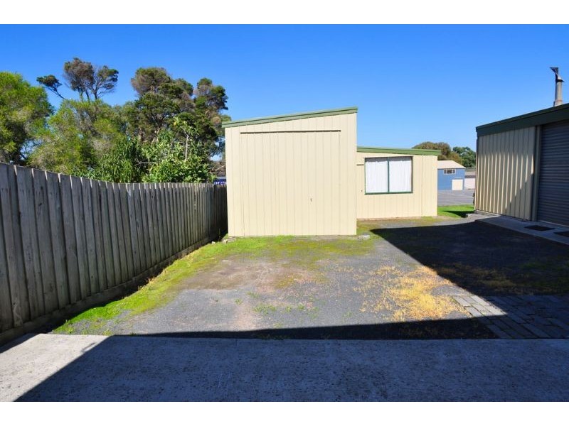 18 Darling Avenue, Inverloch VIC 3996