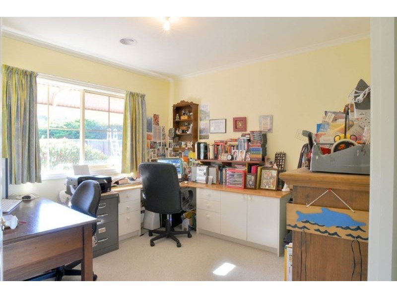 135 Gravel Pit Rd, Inverloch VIC 3996