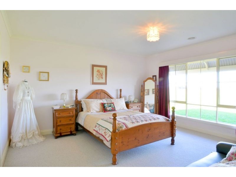 135 Gravel Pit Rd, Inverloch VIC 3996