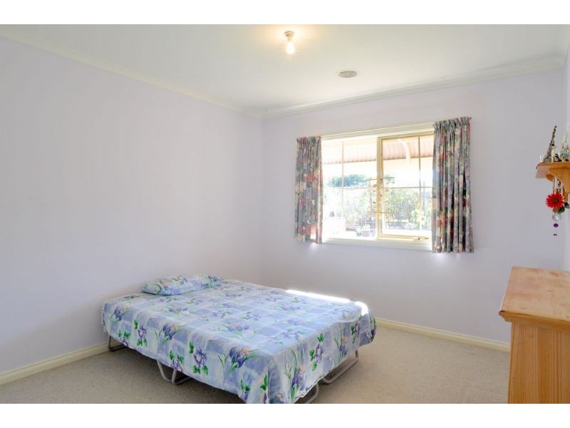 135 Gravel Pit Rd, Inverloch VIC 3996