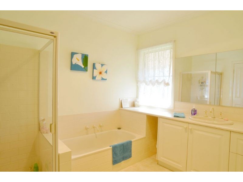 135 Gravel Pit Rd, Inverloch VIC 3996