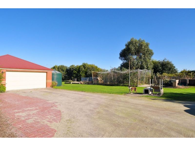 135 Gravel Pit Rd, Inverloch VIC 3996