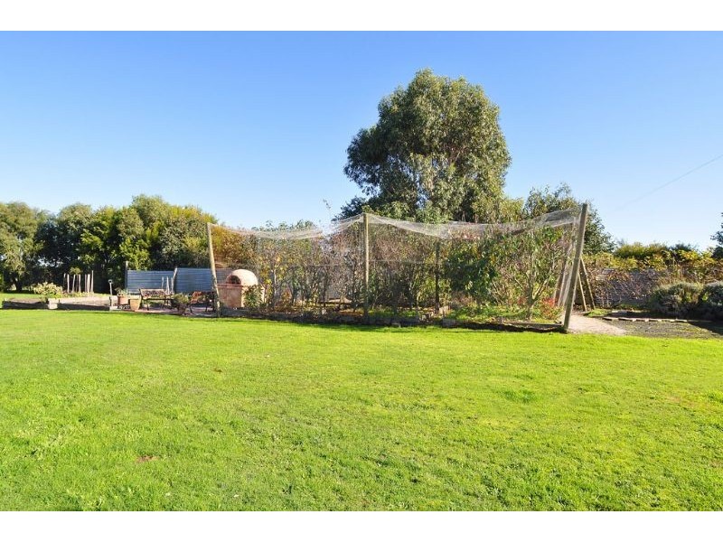 135 Gravel Pit Rd, Inverloch VIC 3996