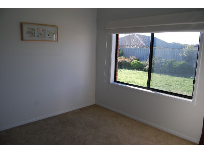 6 Surrey Plc, Inverloch VIC 3996