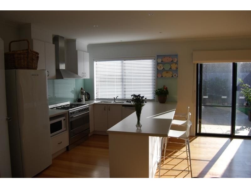6 Surrey Plc, Inverloch VIC 3996