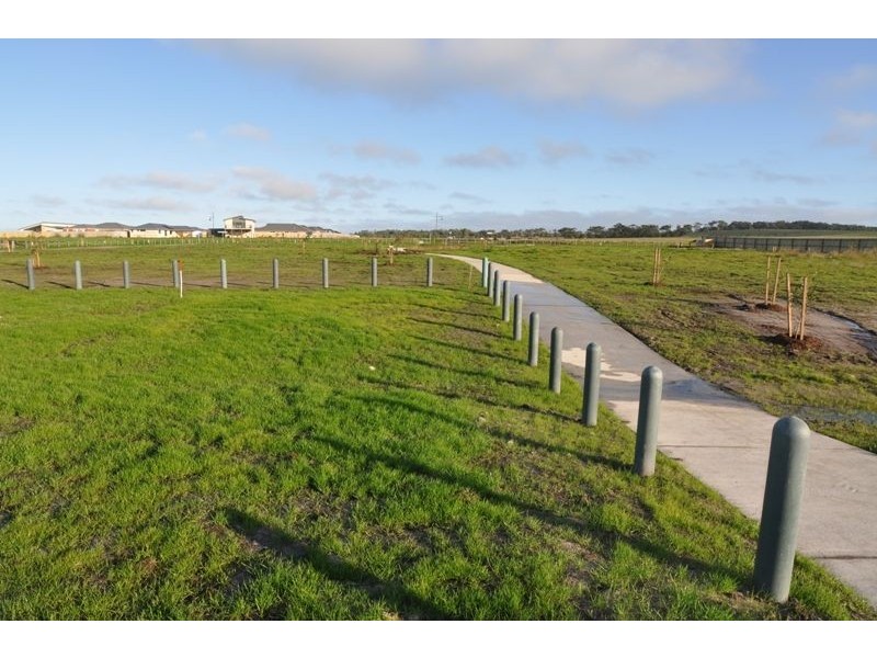 6 Inlet Crt, Inverloch VIC 3996