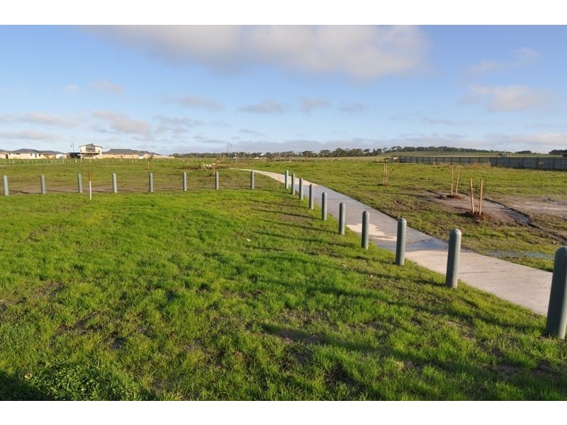 6 Inlet Crt, Inverloch VIC 3996