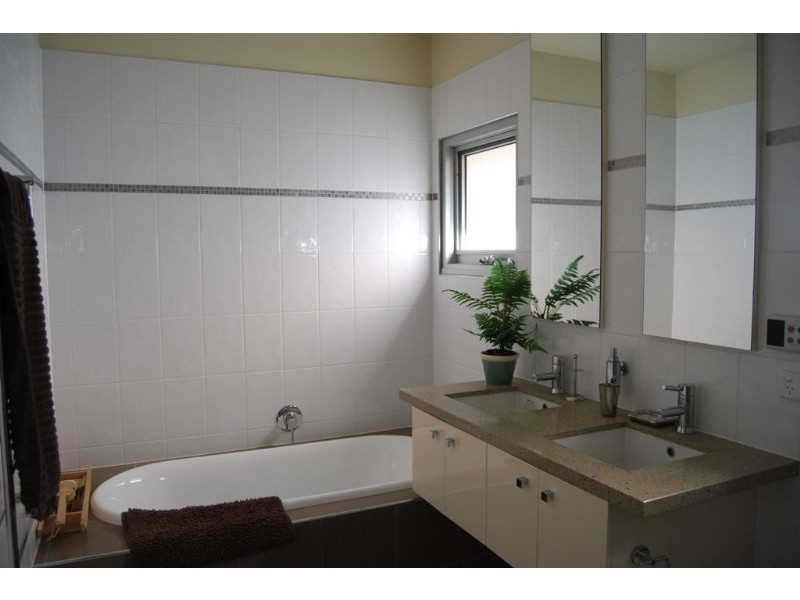 37 The Esplanade, Inverloch VIC 3996