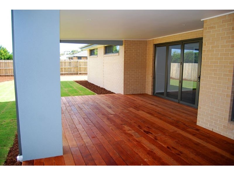 2 HONEYEATER CIRCUIT, Inverloch VIC 3996