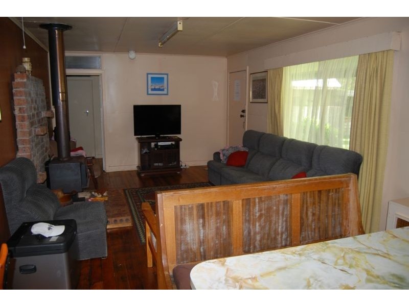 75 The Esplanade, Inverloch VIC 3996