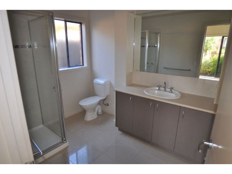 13 Melaleuca Mews, Inverloch VIC 3996