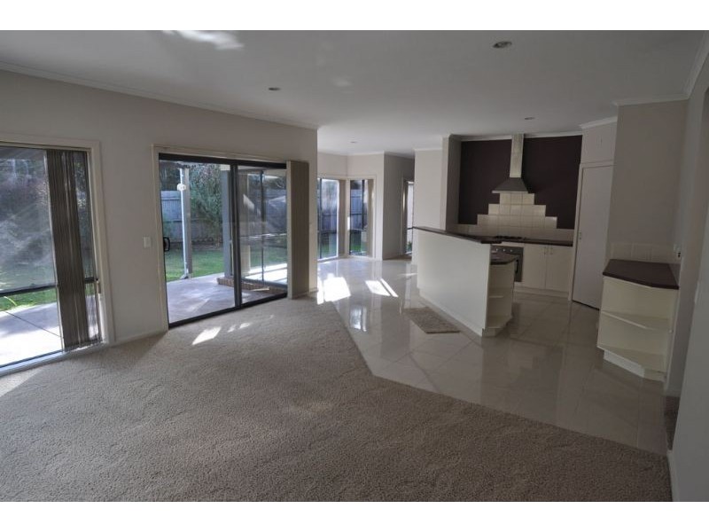 13 Melaleuca Mews, Inverloch VIC 3996