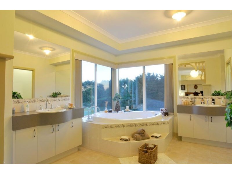 25 Townsend Bluff Road, Inverloch VIC 3996