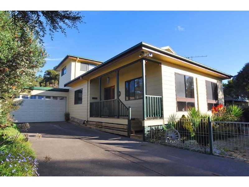 4 Hamilton St, Inverloch VIC 3996