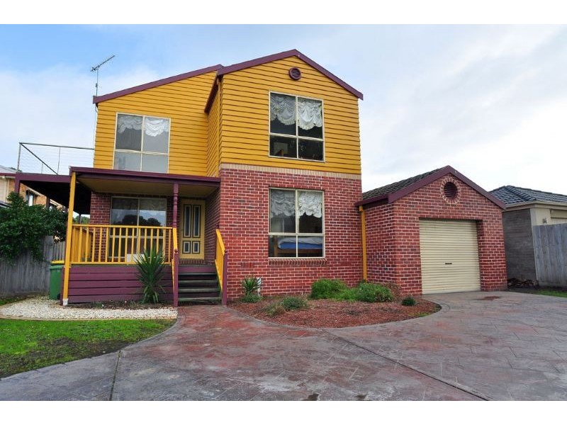 5 Ullathornes Rd, Inverloch VIC 3996