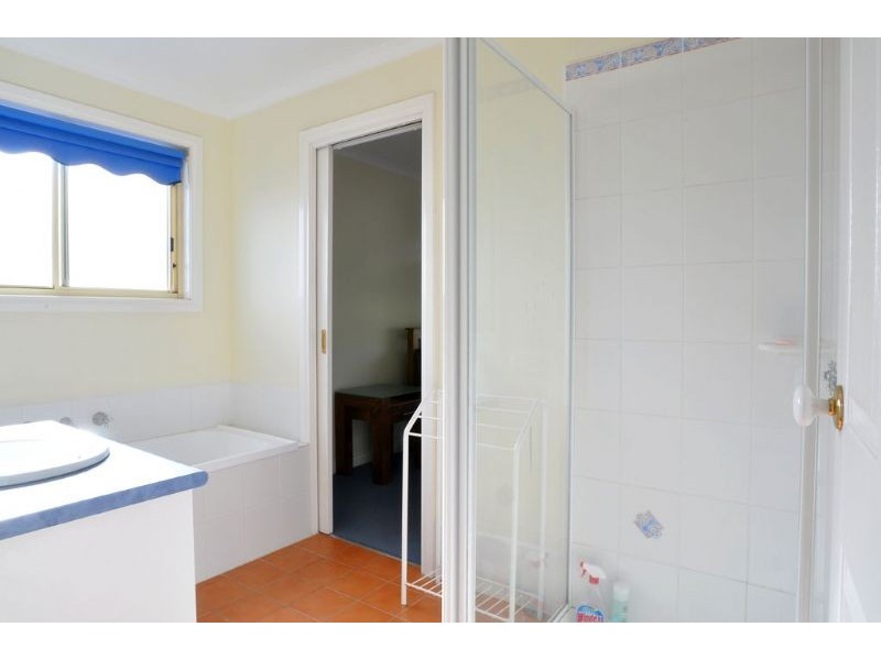 5 Ullathornes Rd, Inverloch VIC 3996