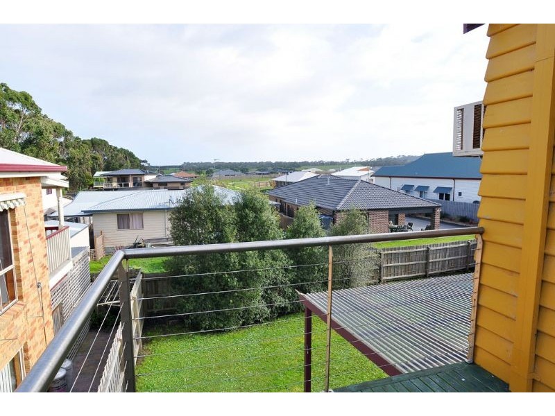 5 Ullathornes Rd, Inverloch VIC 3996