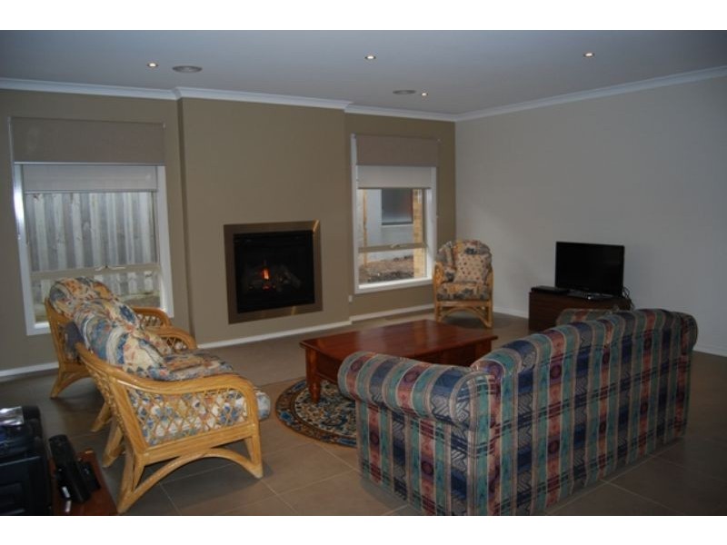 18 Outrigger Drive, Inverloch VIC 3996