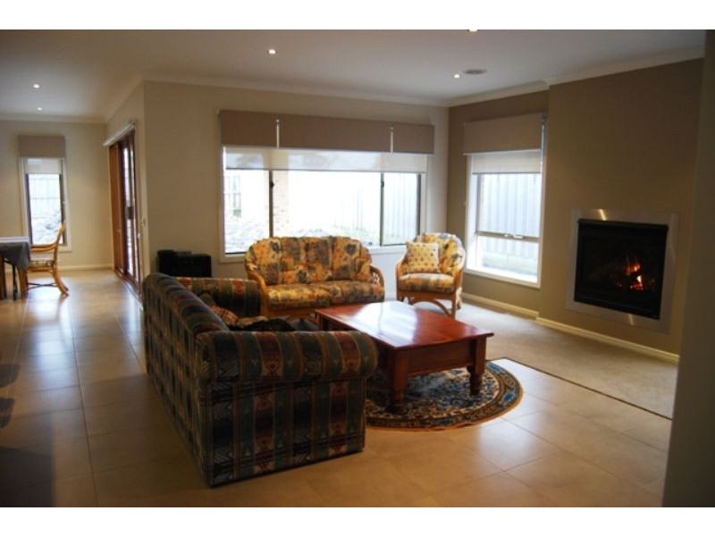 18 Outrigger Drive, Inverloch VIC 3996