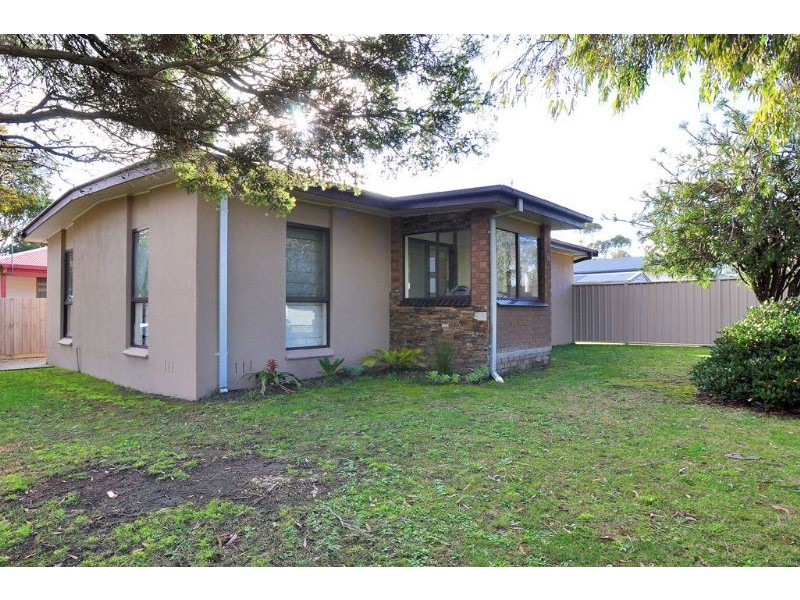 40 Sandymount Avenue, Inverloch VIC 3996