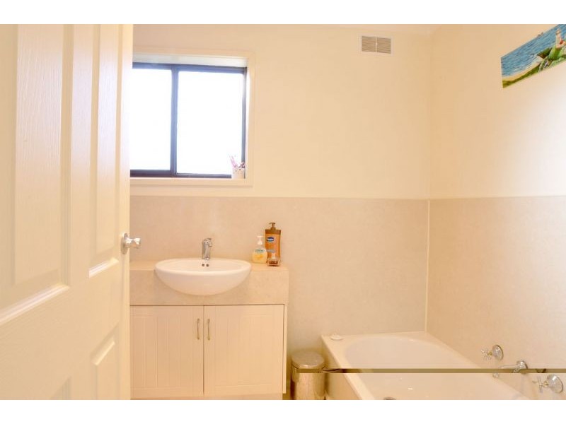 40 Sandymount Avenue, Inverloch VIC 3996