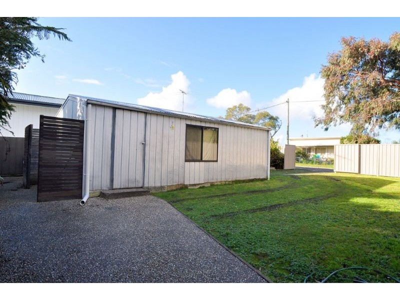 40 Sandymount Avenue, Inverloch VIC 3996