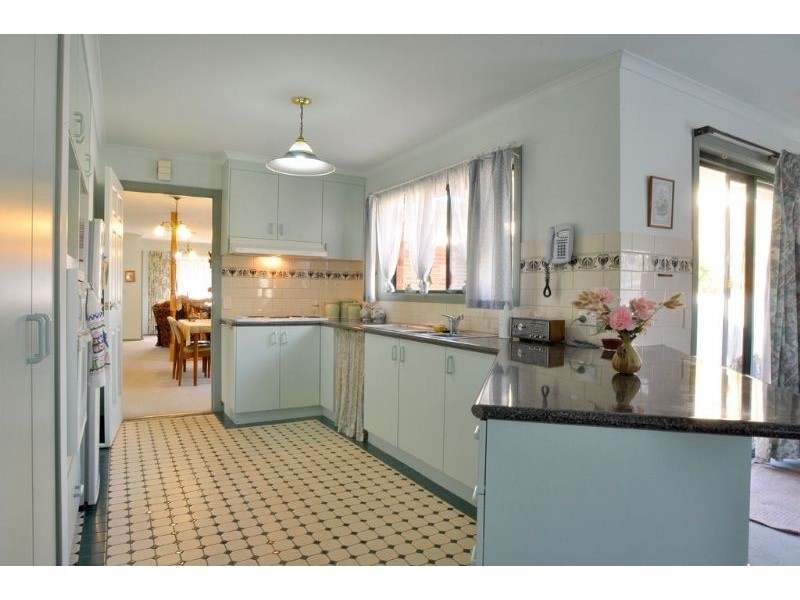 2 Heather Grove, Inverloch VIC 3996