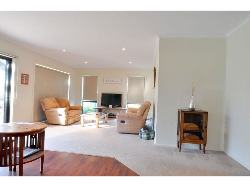 3 Hobsons Place, Inverloch VIC 3996