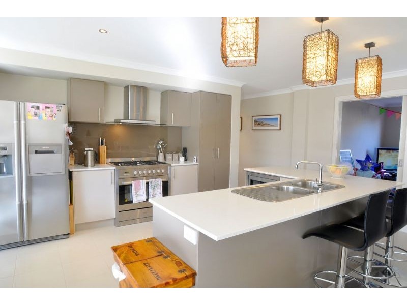 19 Surrey Place, Inverloch VIC 3996