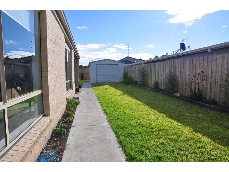 19 Surrey Place, Inverloch VIC 3996