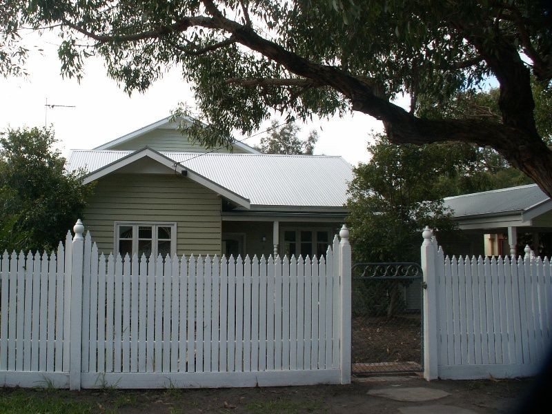 3 Wallace Avenue, Inverloch VIC 3996
