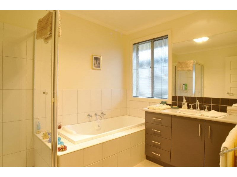 8 Claire Court, Inverloch VIC 3996