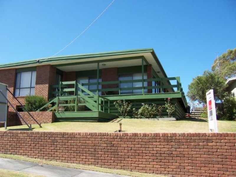 3 Holt Crt, Inverloch VIC 3996