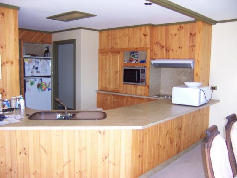 3 Holt Crt, Inverloch VIC 3996