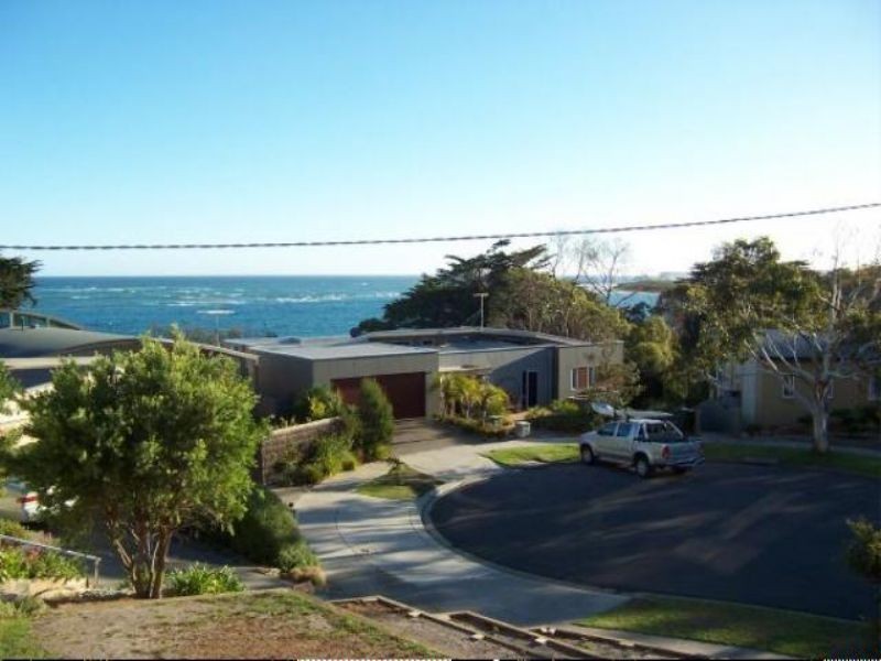 3 Holt Crt, Inverloch VIC 3996
